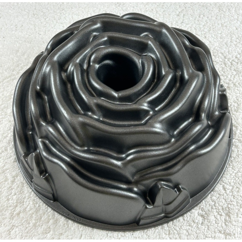 Nordic Ware Rose Bundt Cake Pan Cast Aluminum Non-Stick 10 Cup USA Made **EUC**